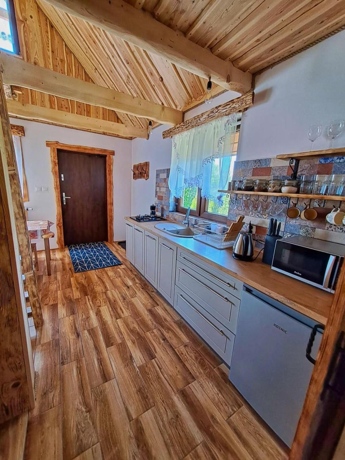 Ostoja Bieszczady Caloroczny Lodge *
